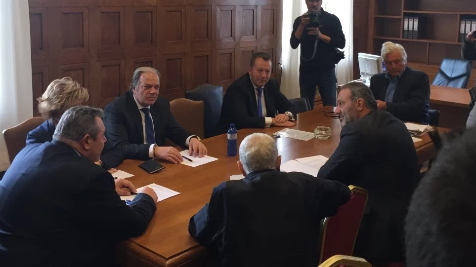 Σήμερα η μέρα της κρίσης για Καμμένο – Συνεδριάζουν οι ΑΝΕΛ